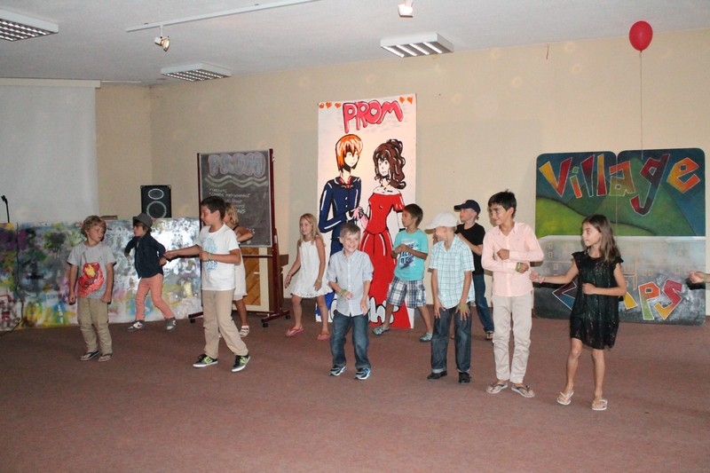 Village Camps International Summer Camp Leysin, Switzerland 2025-08-09 https://www.villagecamps.com/journals_admin/images/701-21-prom night (115).jpg